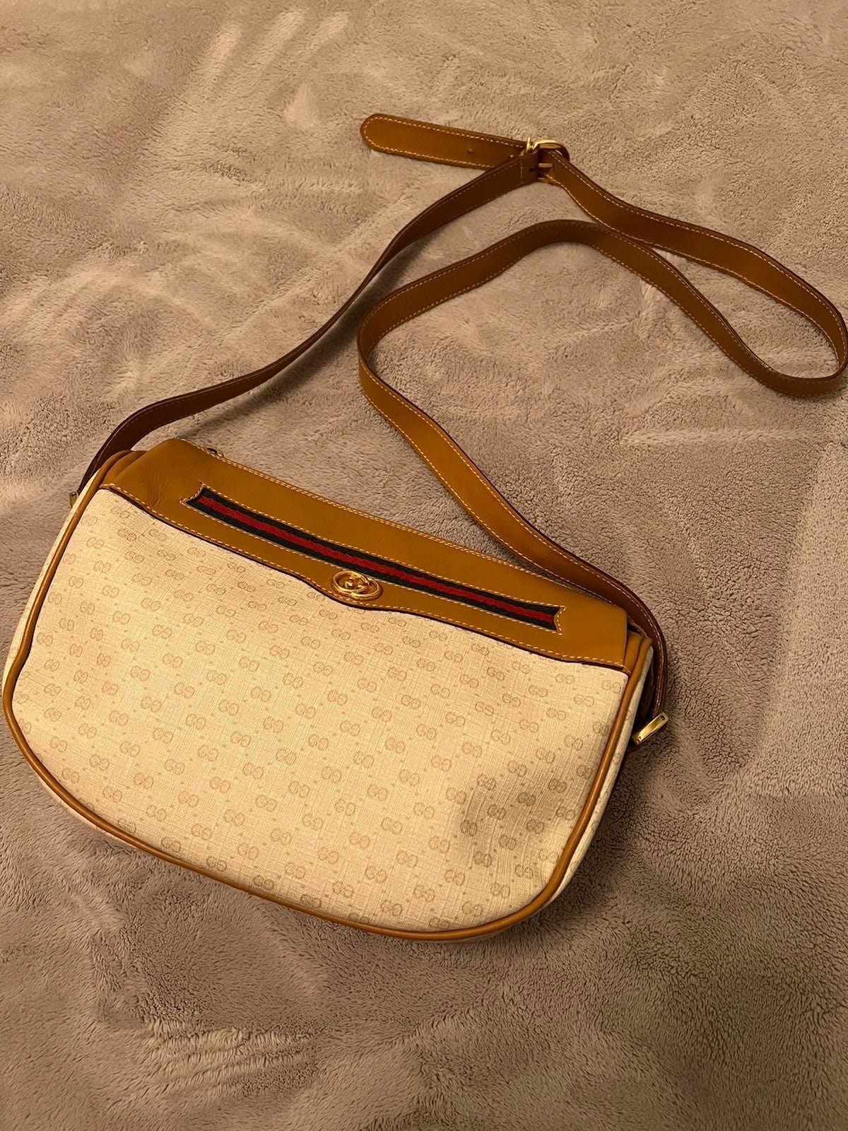 Vintage Gucci Sherry Line crossbody/shoulder
