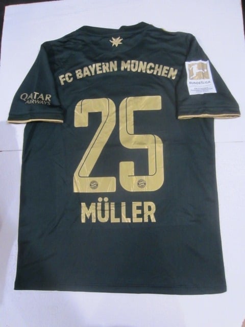 Thomas Muller FC Bayern Munich Oktoberfest Stadium Green Soccer Jersey 2021-2022