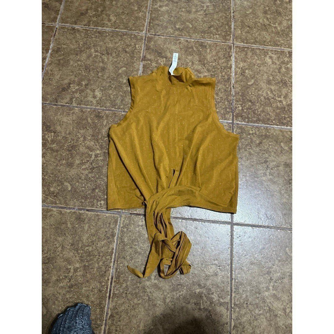 Lululemon Time to Restore Mock Neck Tank size 4