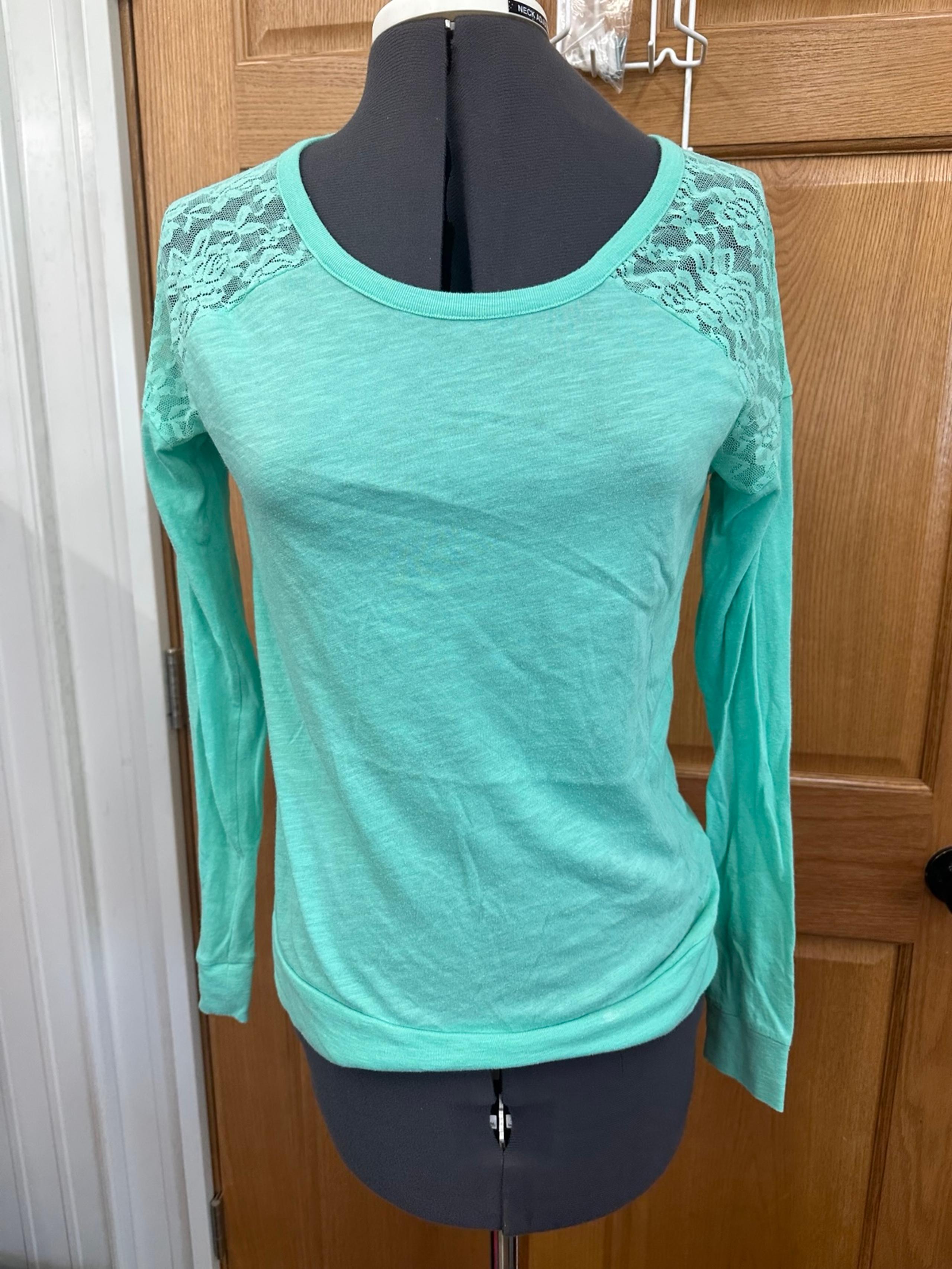 Victoria’s Secret PINK long sleeve t-shirt