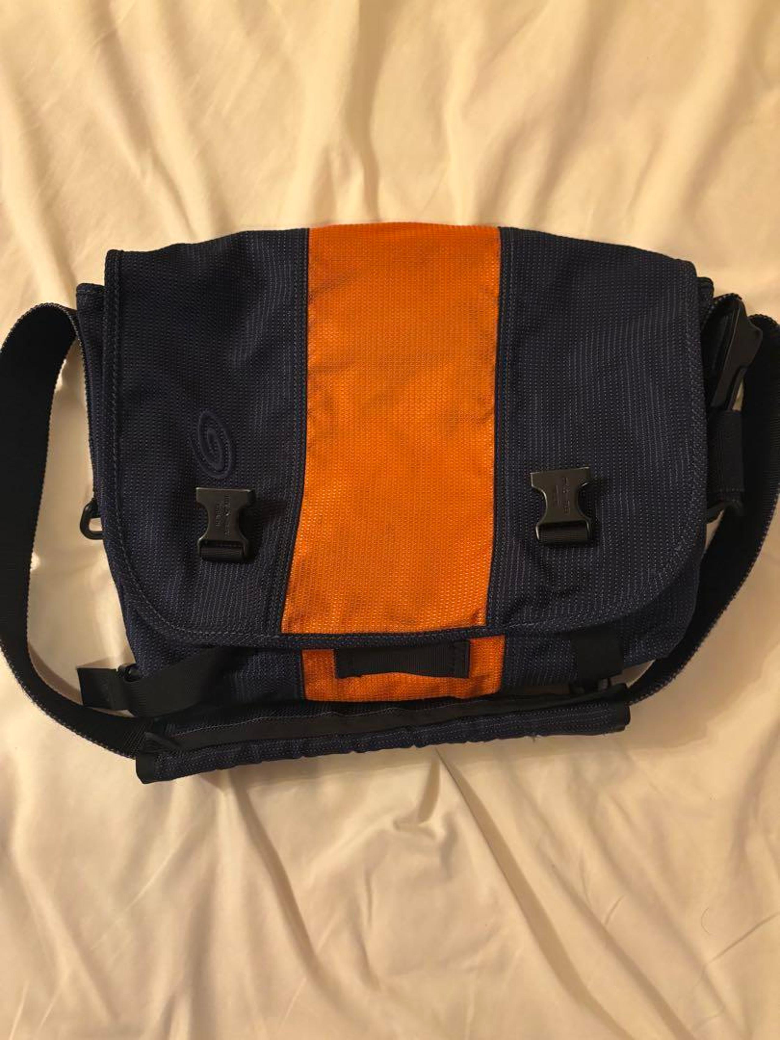 Rare color Timbuk2 messenger bag