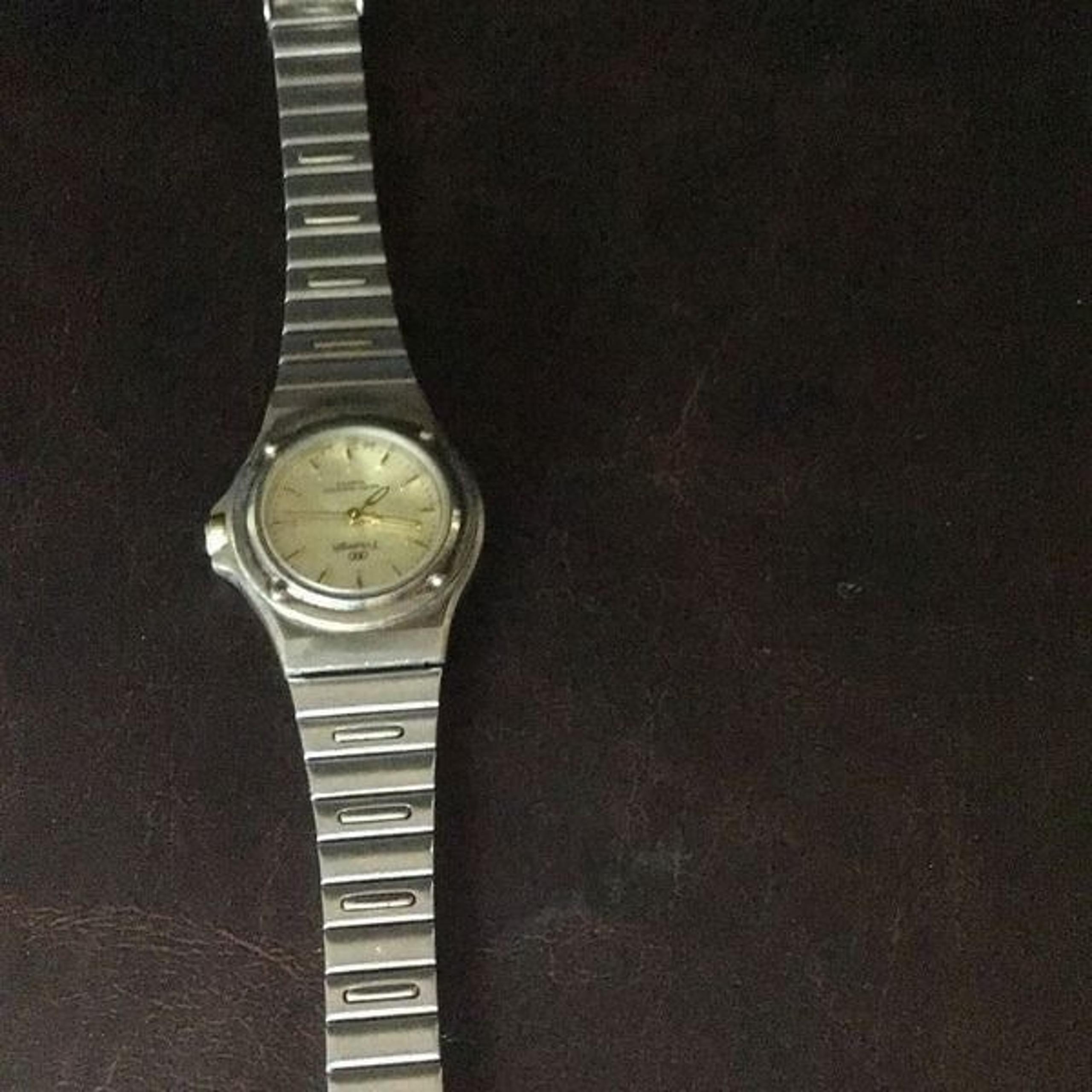 Vintage ladies, watch by triumph Needs battery