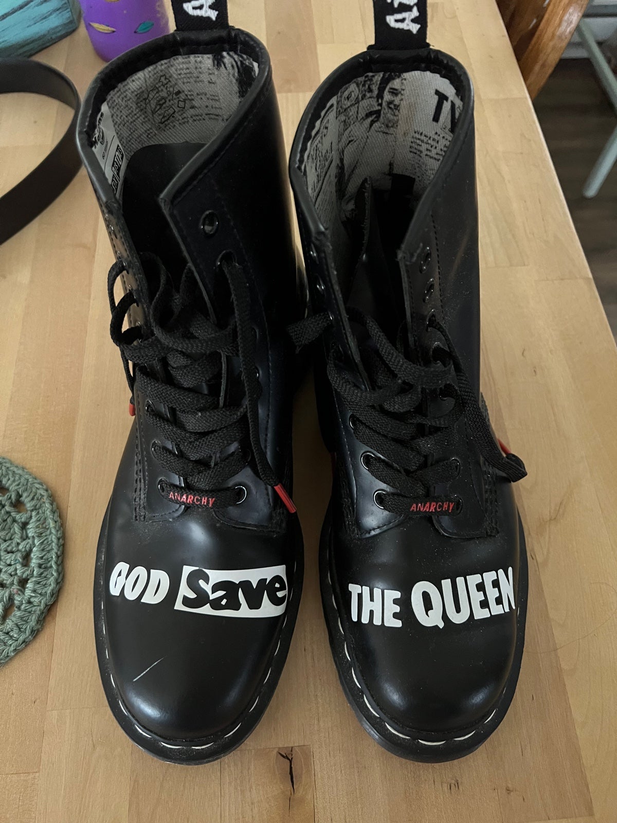 Doc online martens queen