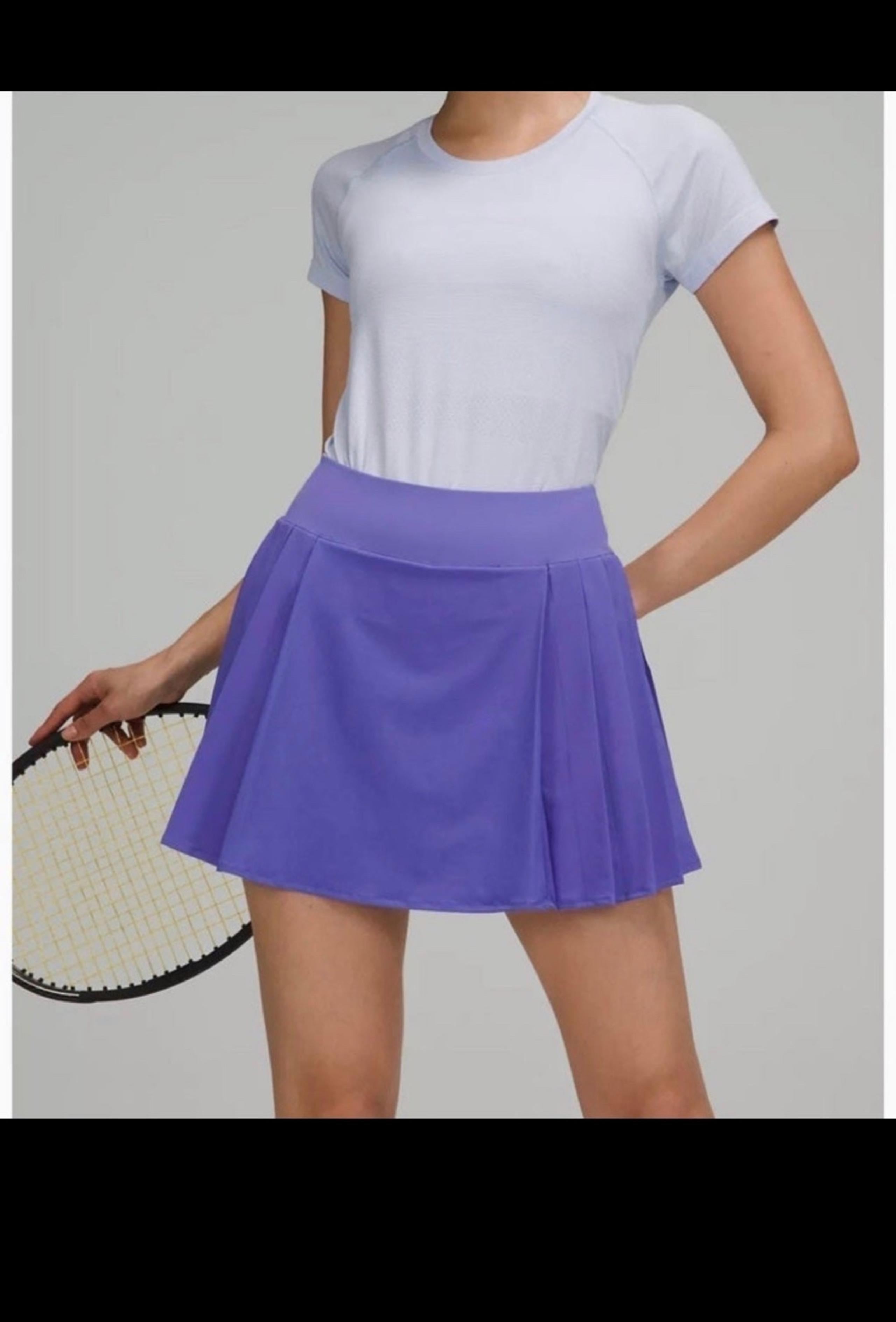 Lululemon side pleat skirt size 2