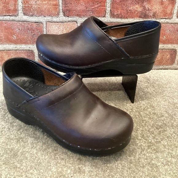Dansko women’s professional Clogs slip on size 8.5