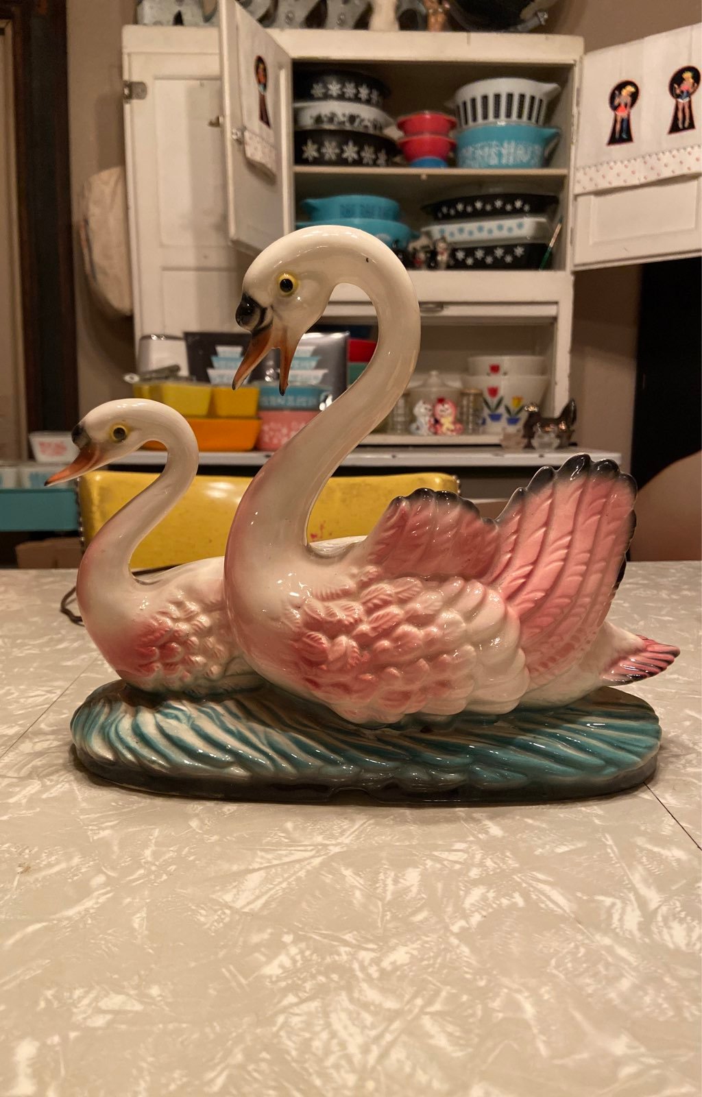 Maddux of California Cermanic Swan TV Light and Planter