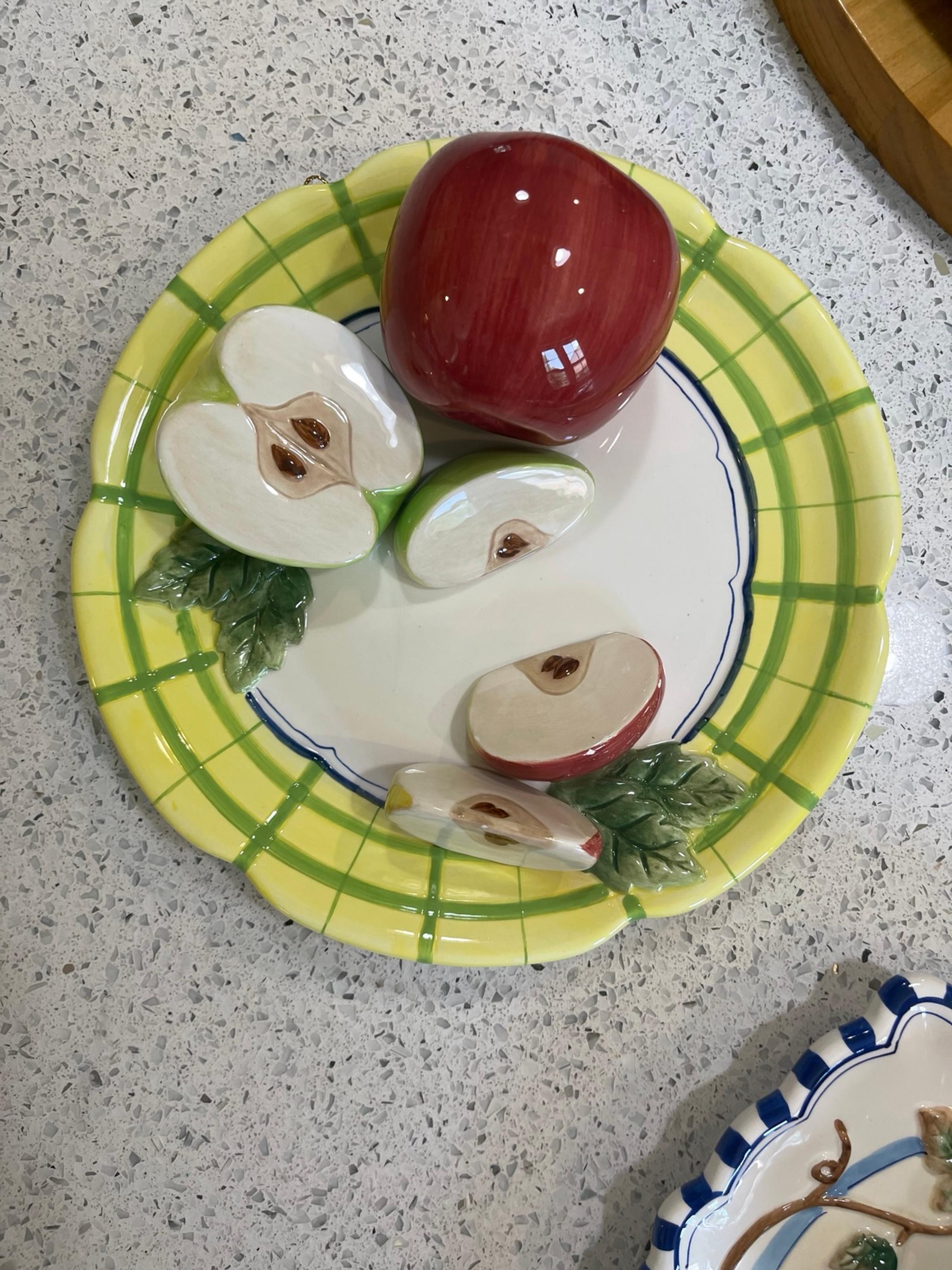 Apple Ceramic 3D Wall Hanging Plate