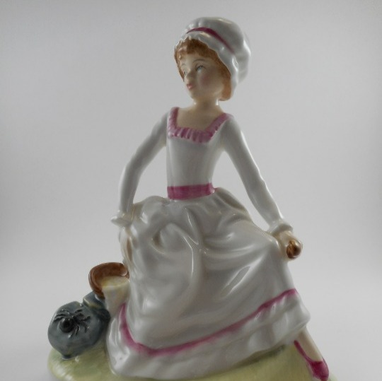 Royal Doulton The Nursery Rhymes Collection 1983 Little Miss Muffet