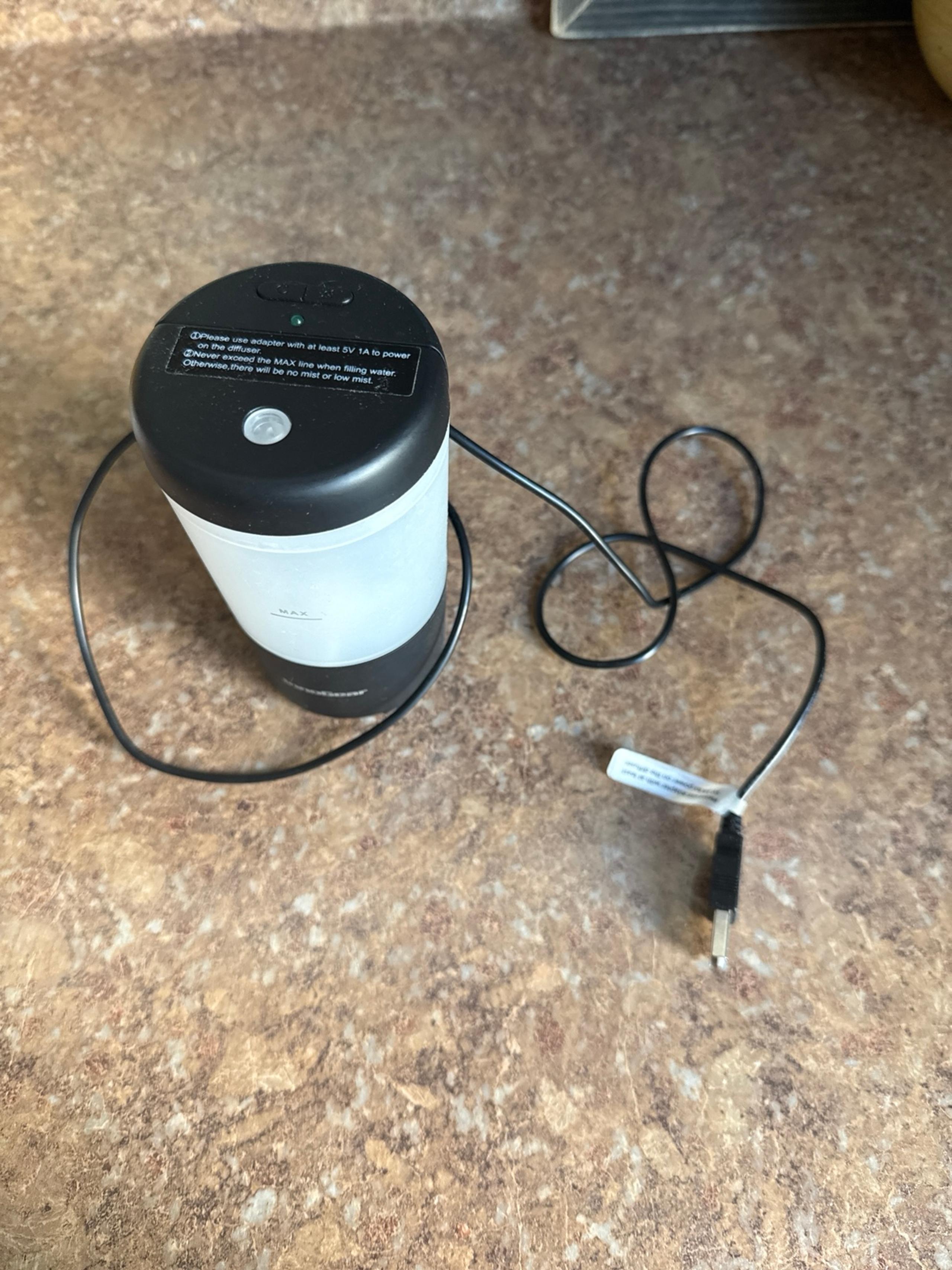 Portable oil diffuser