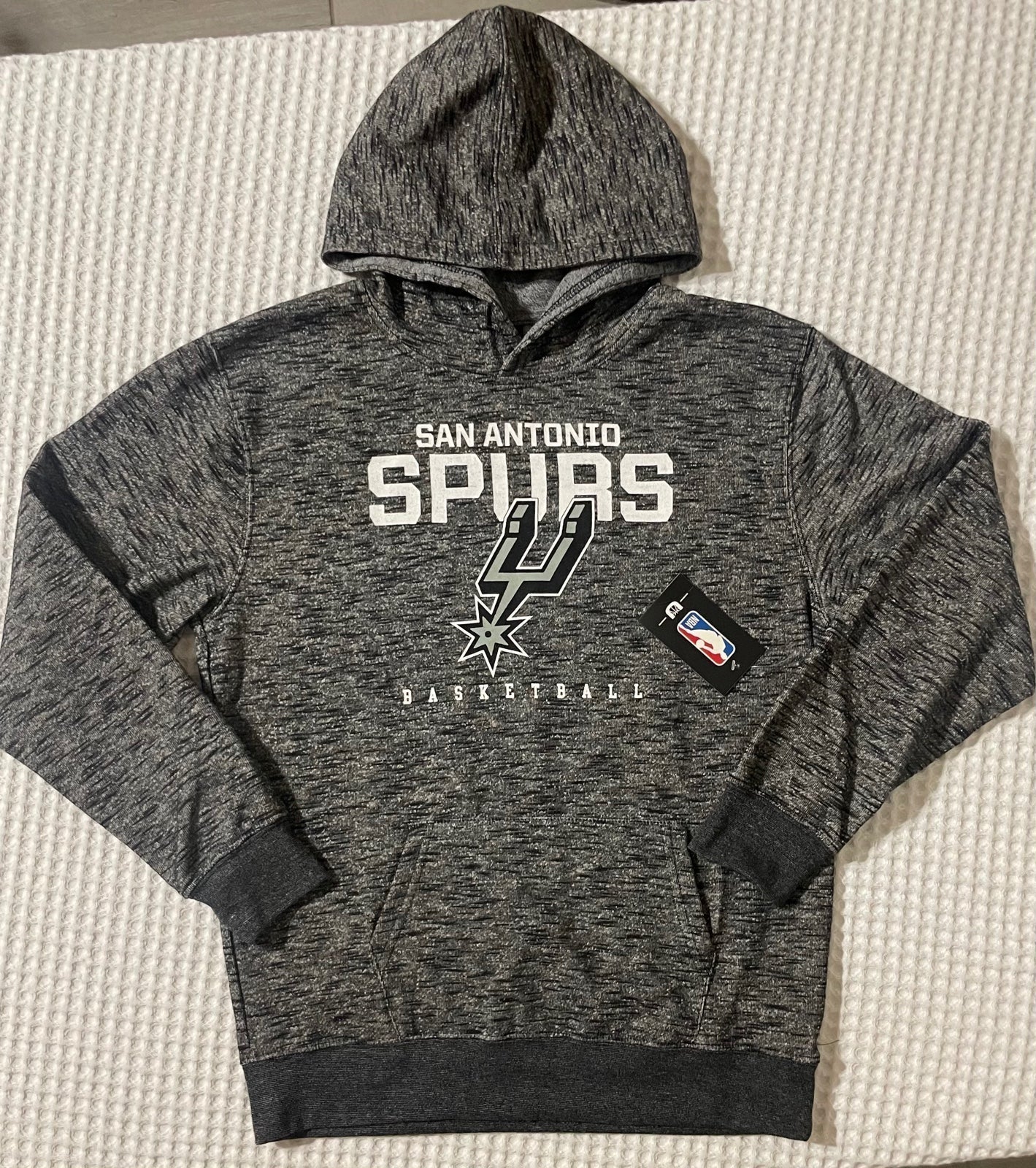San Antonio Spurs NBA hoodie size XL (18/20) youth NWTs