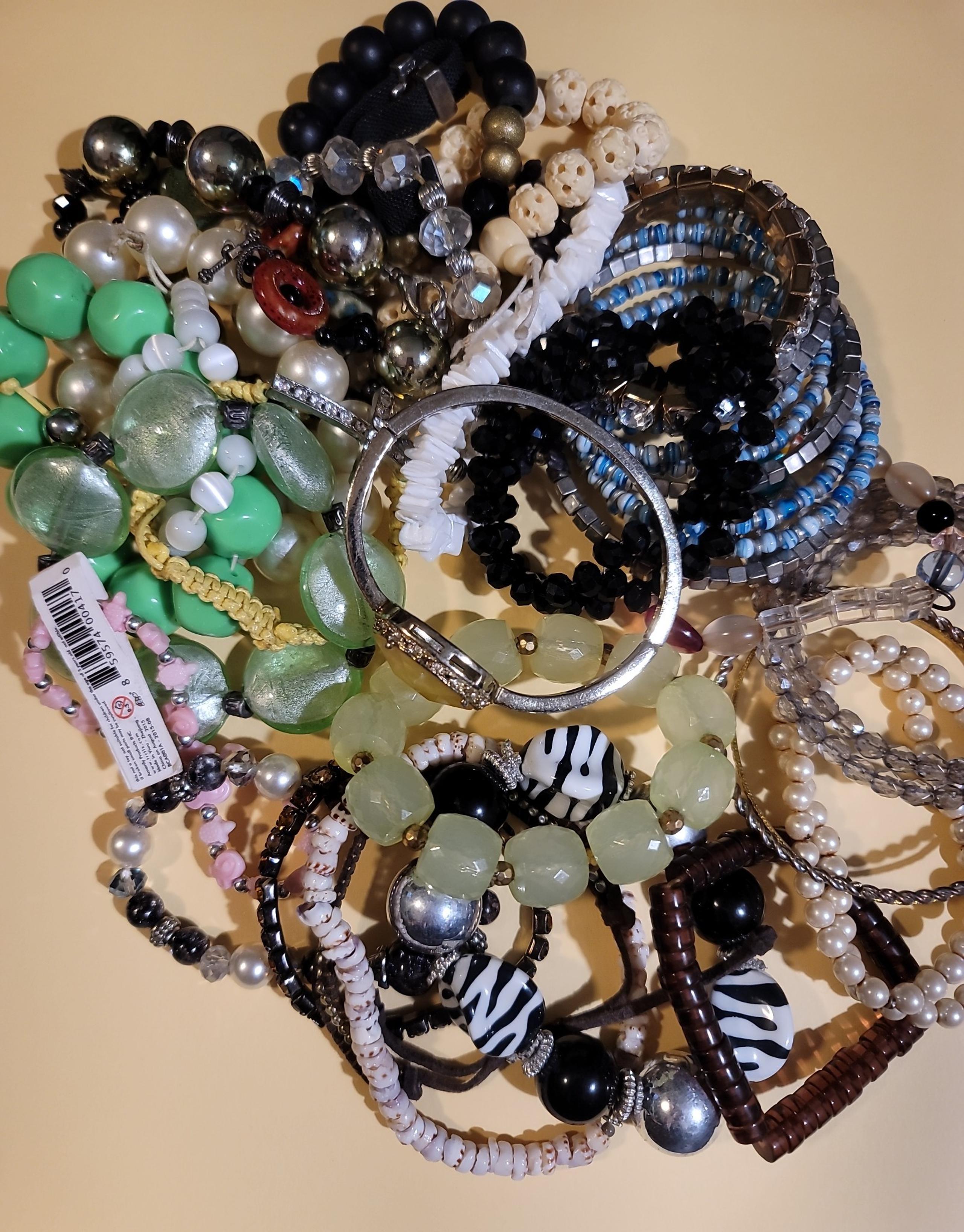Lot of 30 Bracelets