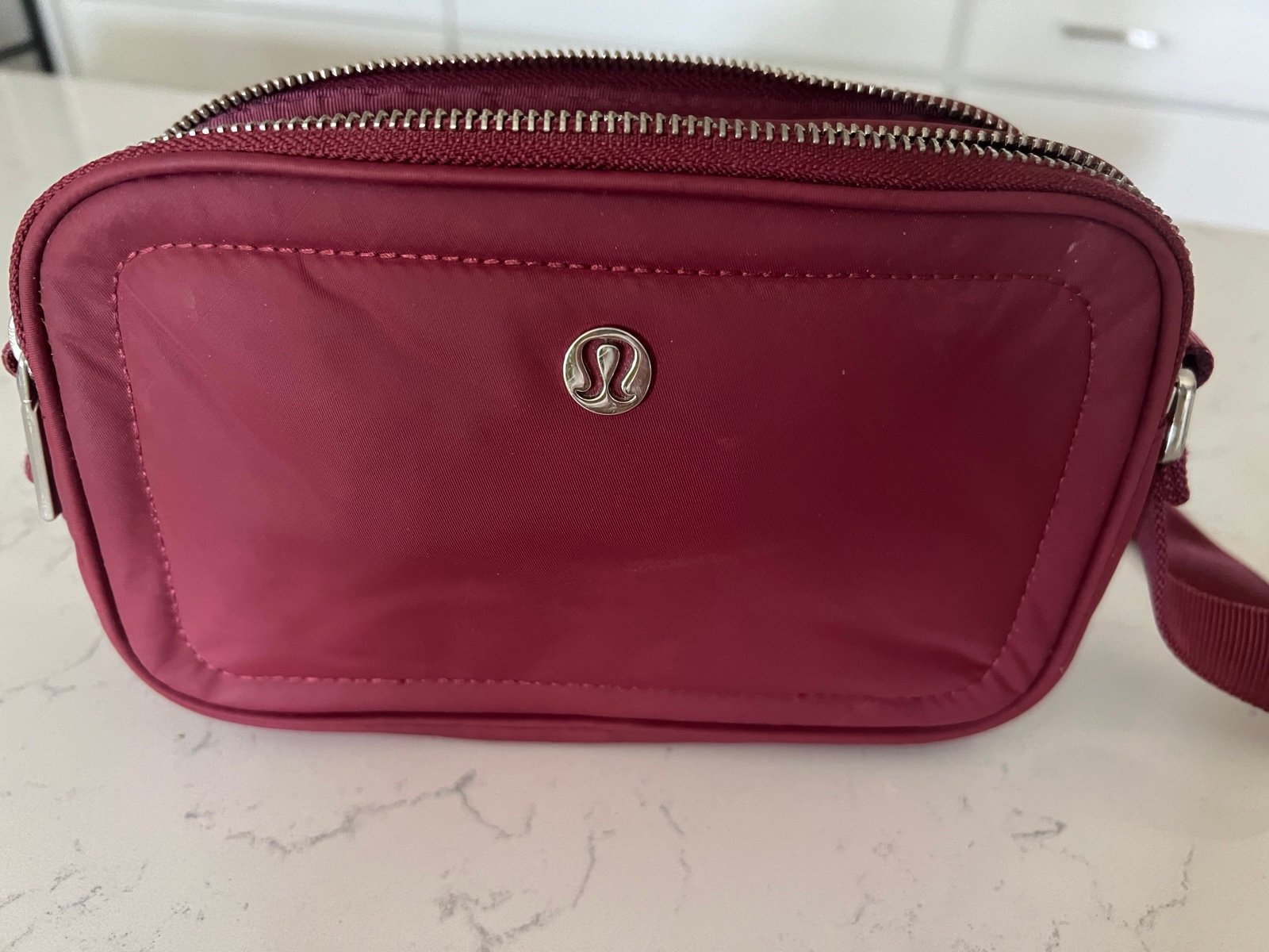 lululemon crossbody camera bag 2l