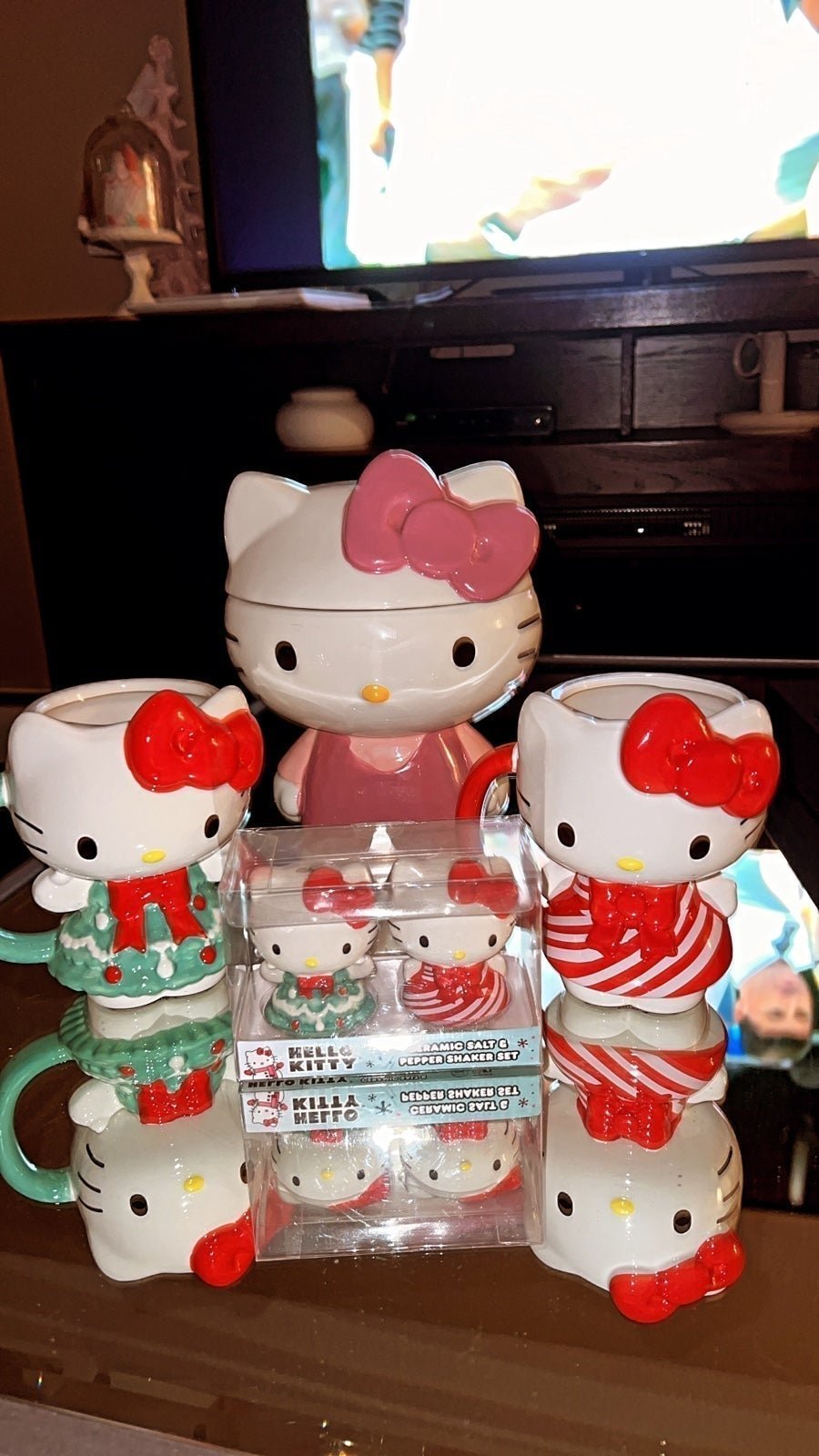 Hello Kitty bundle set of four