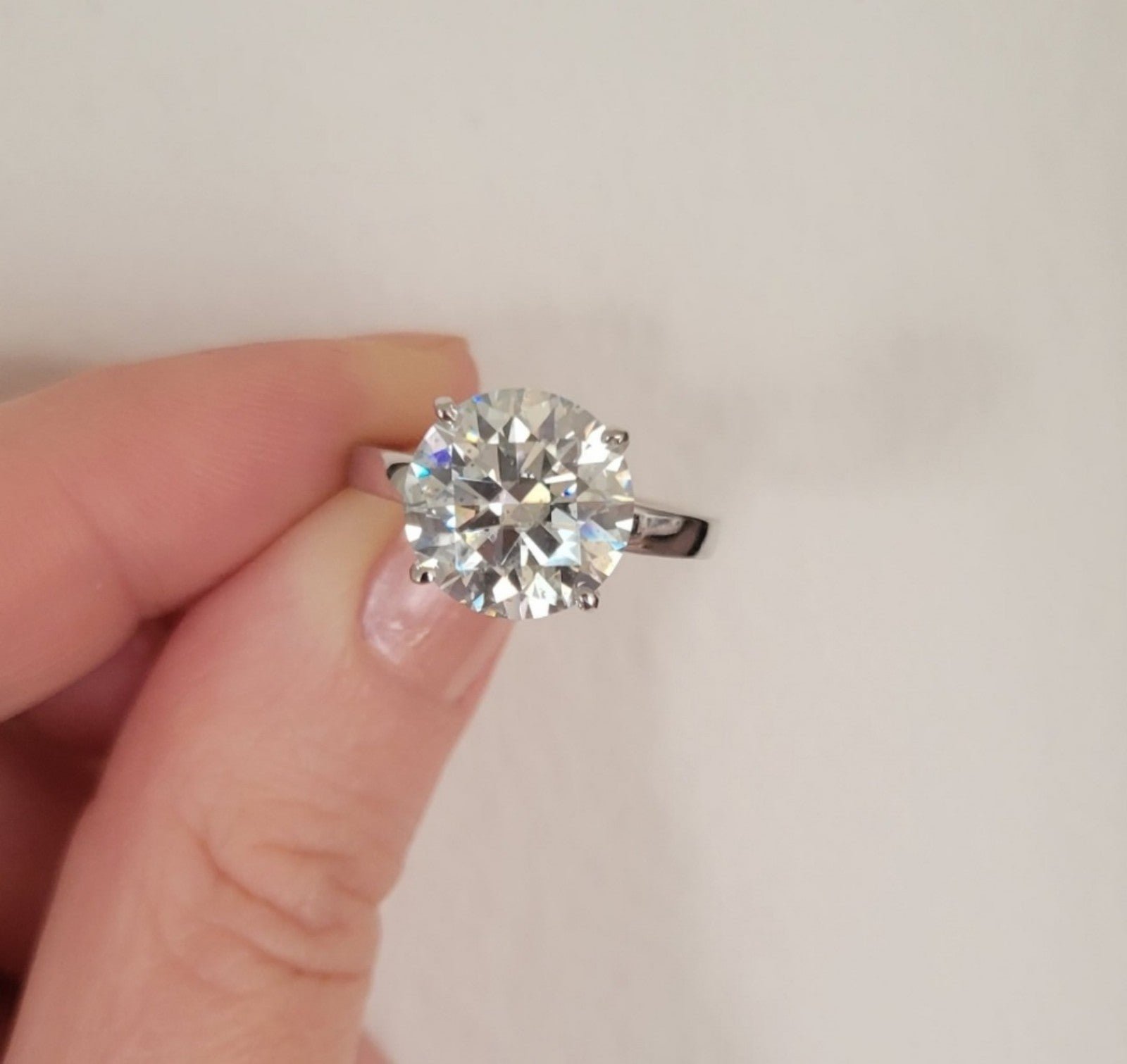 New 5ct Beautiful Moissanite Ring