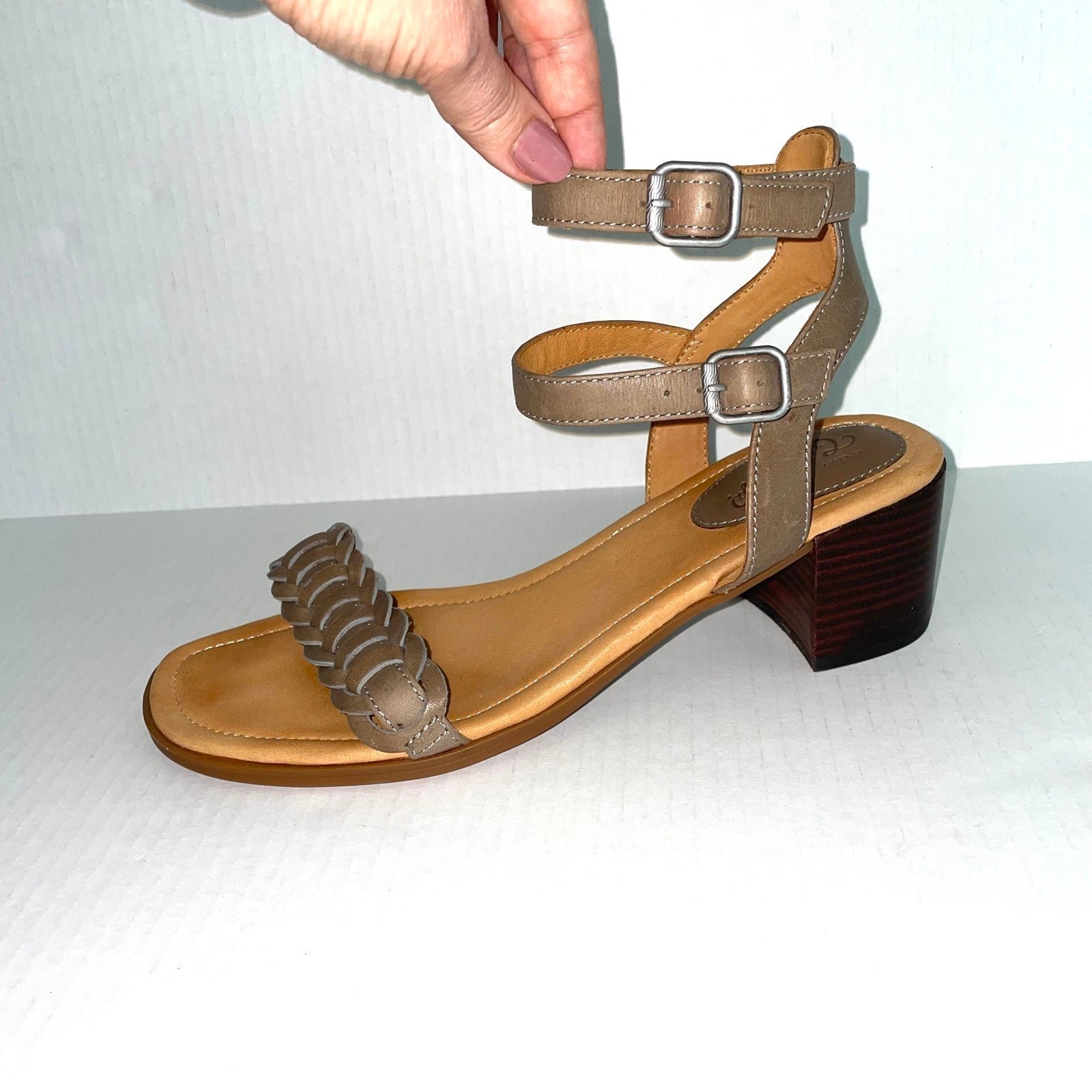 Sperry Women's Gold Cup Vivian Mora Tan Block Heel Sandal Size 10 Like New