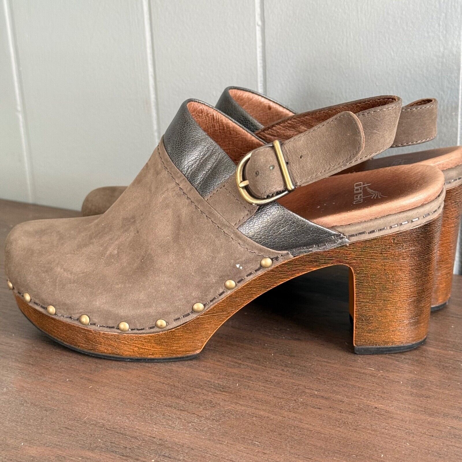 Dansko Delle Clogs Brown Leather Studded Boho Chic Platform Sandals Sz 40 US 9.5
