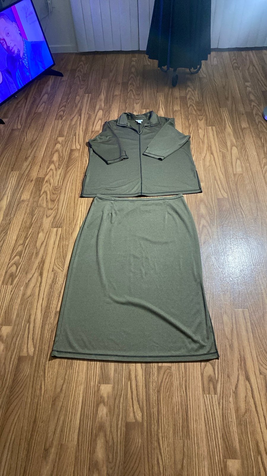 Avenue skirt set 22/24 green black cross stitch fall winter contemporary suit.