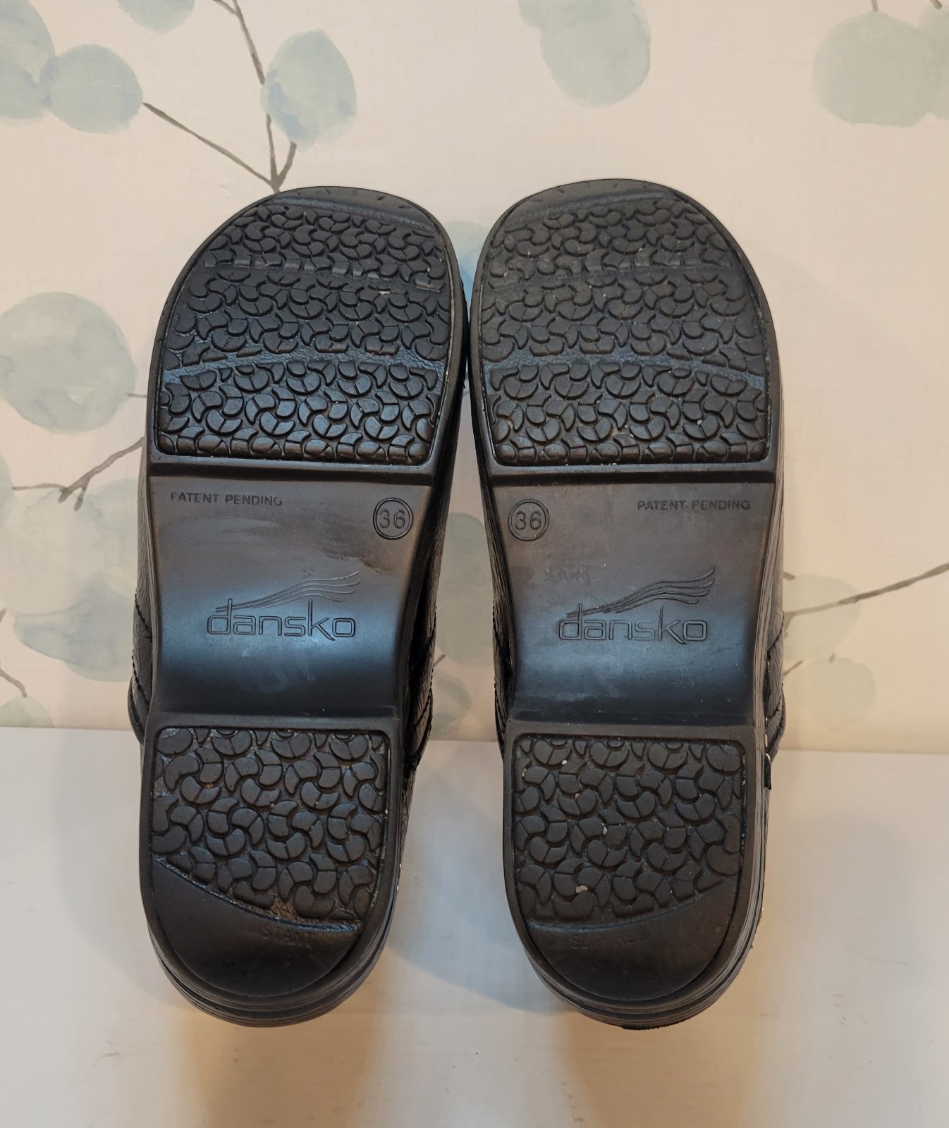 DANSKO XP Black Professional Leather Comfort Women's Tooled Clogs Size US 5.5