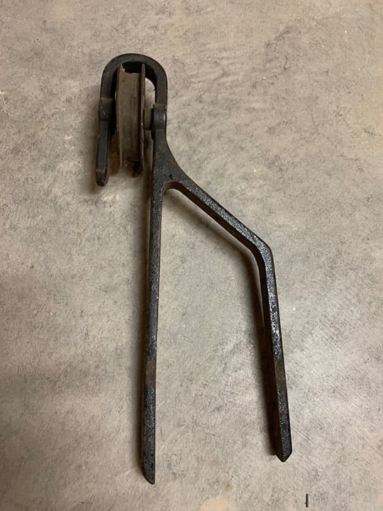 “V” Shape Vintage Industrial Bracket Pulley