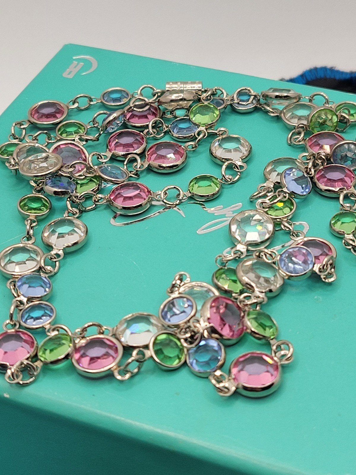Vintage Stunning Crystal necklace