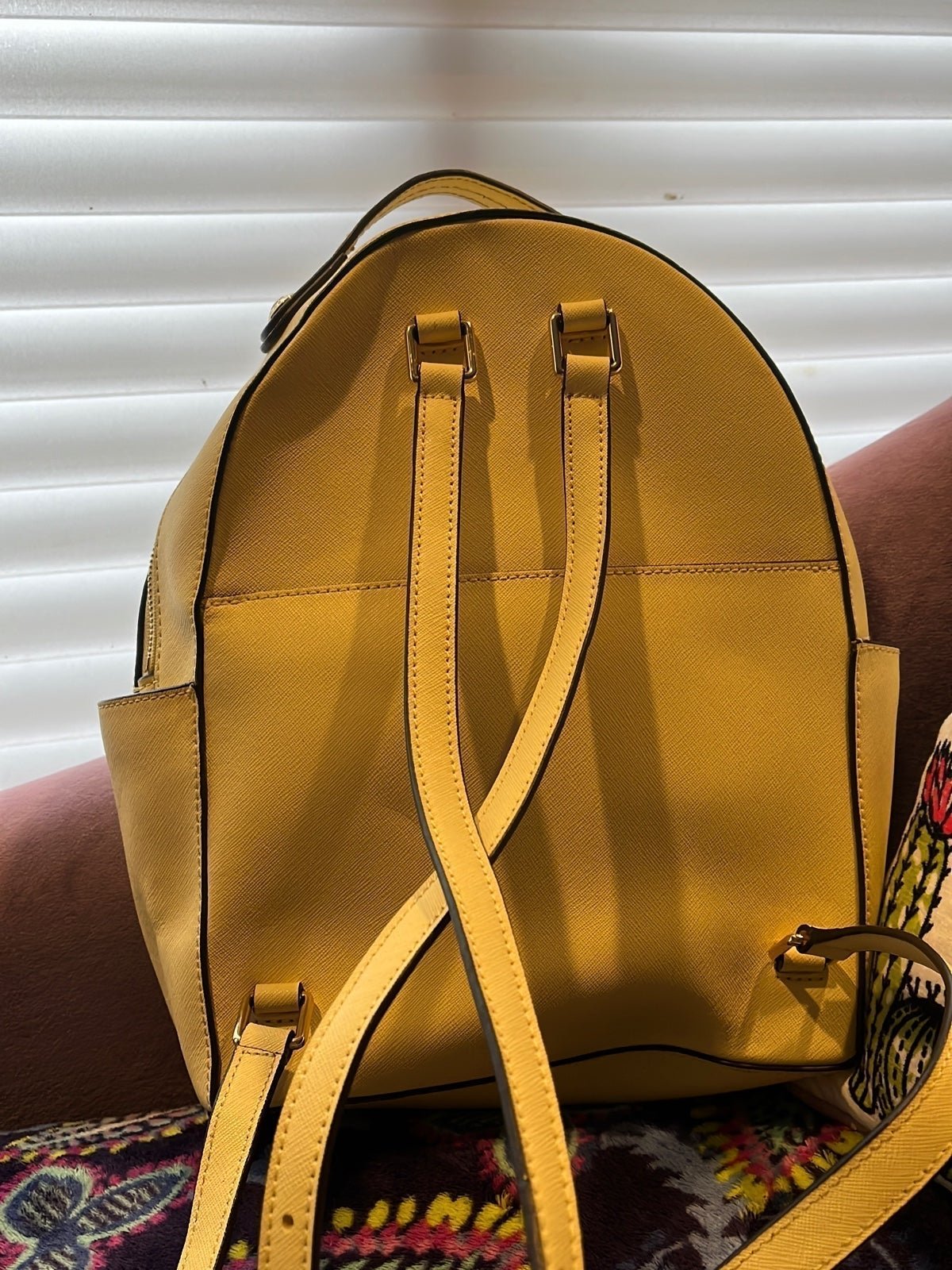 Henri Bendel バッグ / イエロー Henri Bendel Backpack