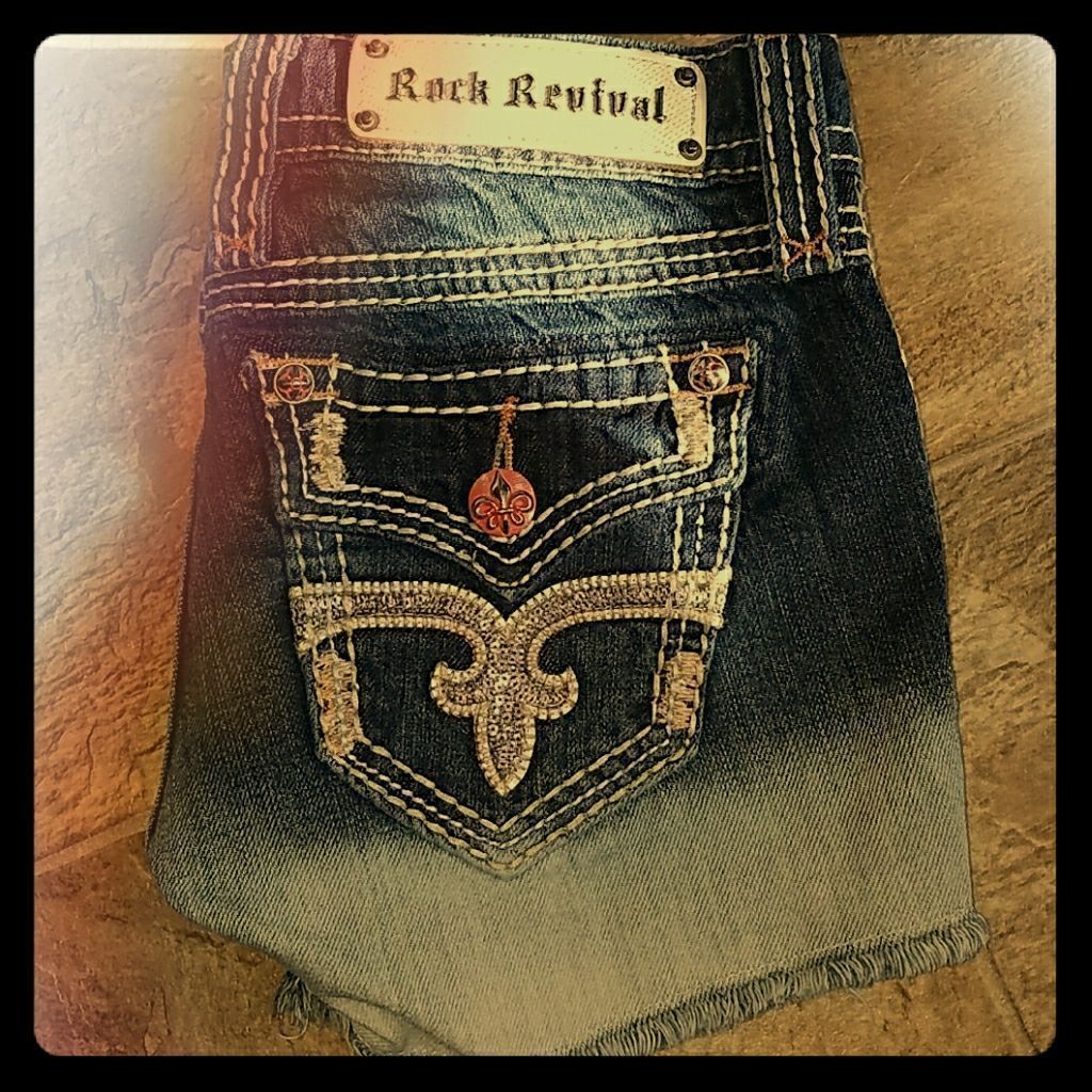 24/25 Angie Rock Revival Shorts