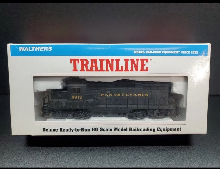 Walthers Trainline EMD GP 9M locomotive Pennsylvania #9912 HO Scale