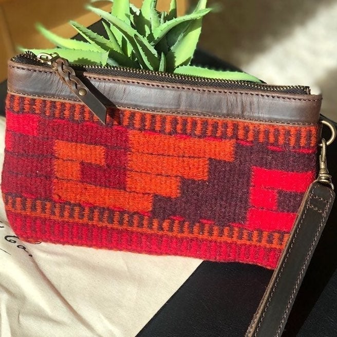 Nena and Co. The Perfect Clutch