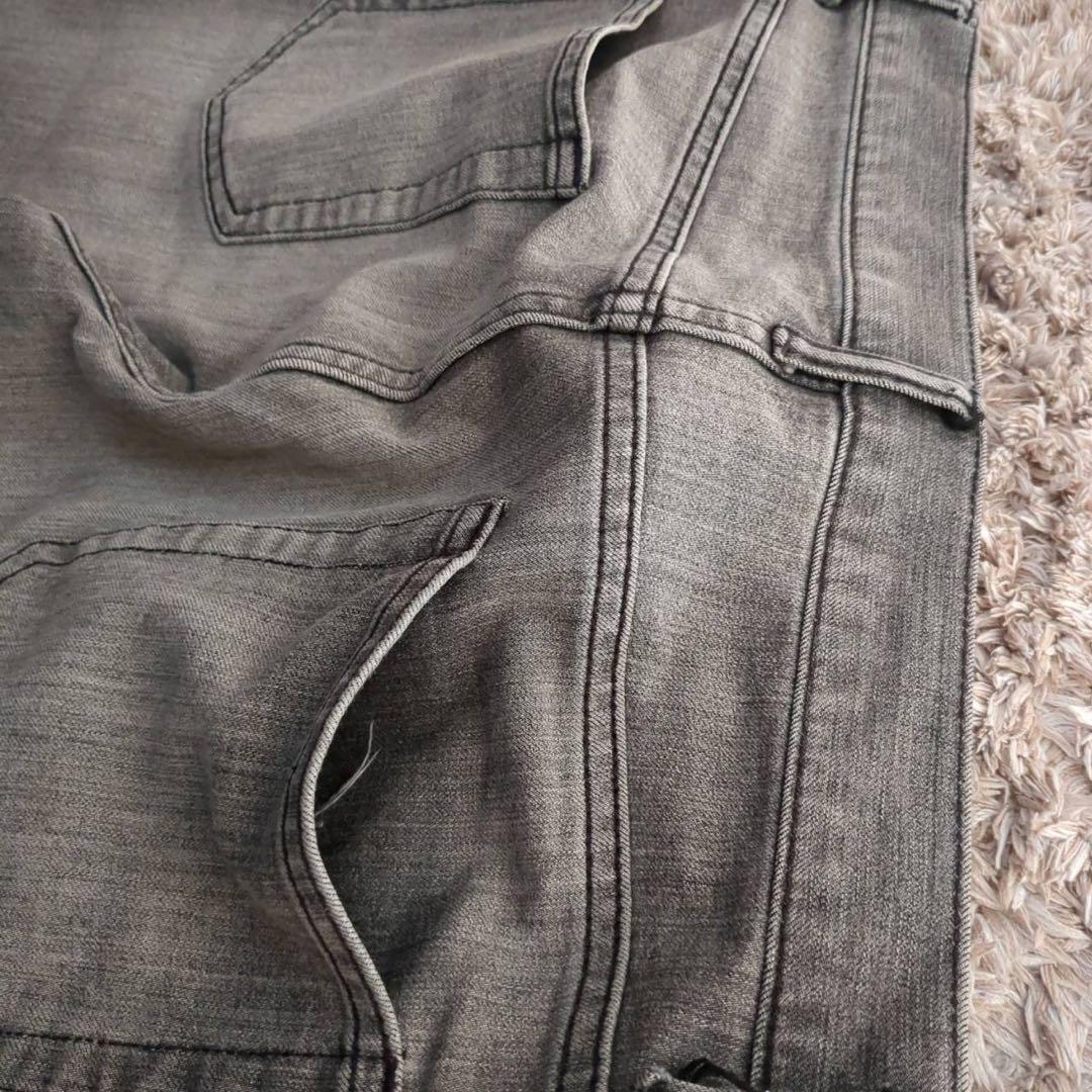 GU (ジーユー)【30】Straight Denim Pants with Whiskers and Honeycomb Pattern, Gray - detail