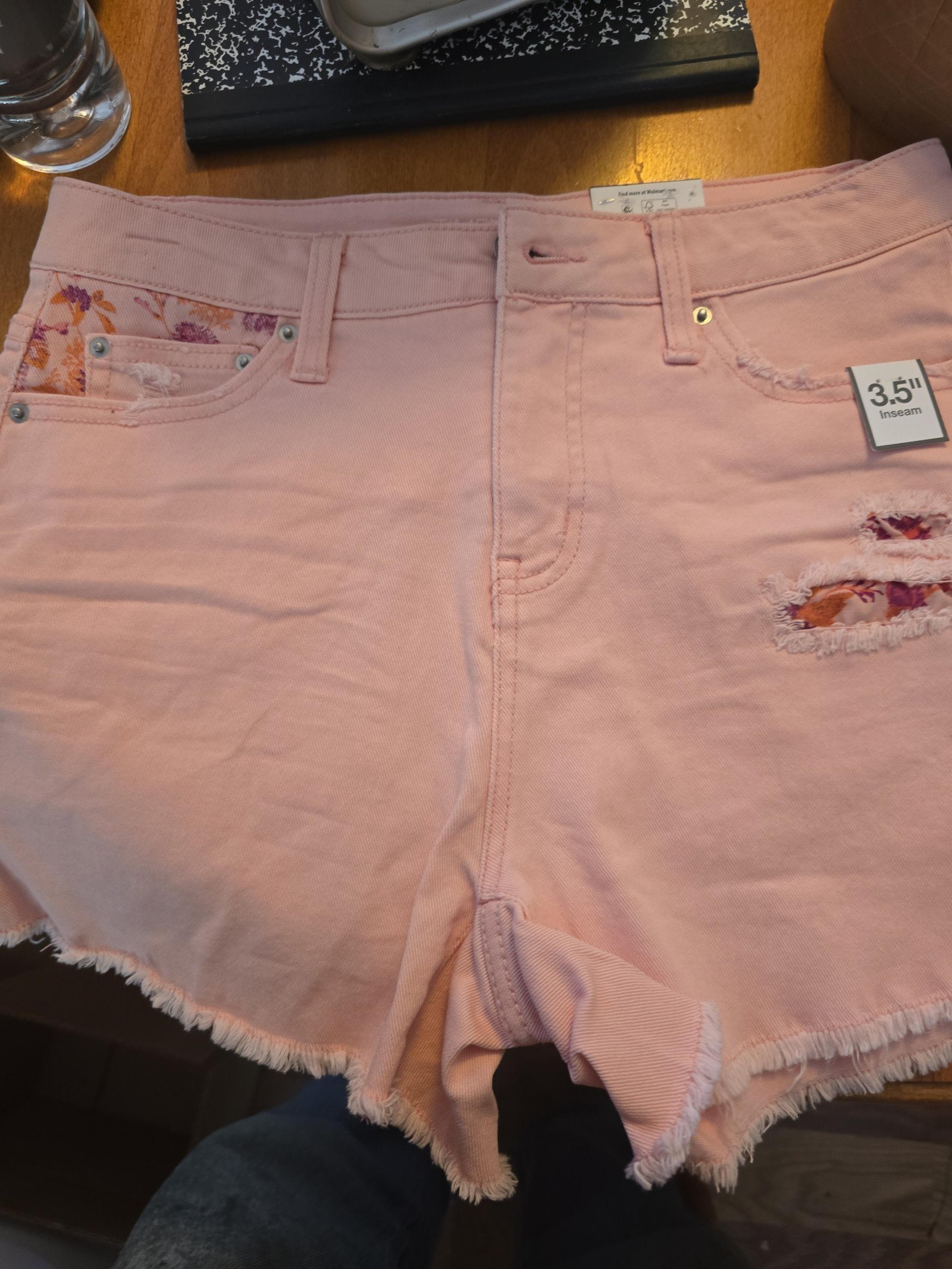 Time and tru Shorts size 4, new with tags.