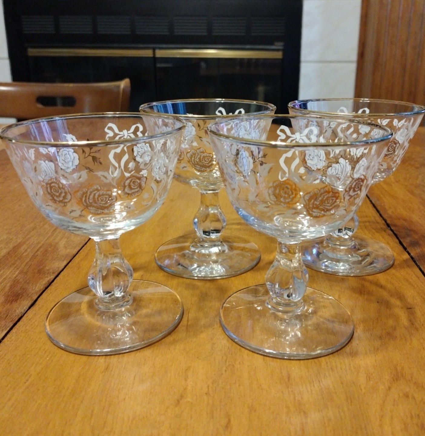 4 Libby Champagne/Sherbet Glasses Gold Roses White Ribbon 4.25 tall gold Rim