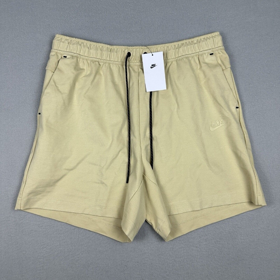 Nike Sportswear Tech Fleece Lightweight Shorts Mens XL DX0828-783 Tan
