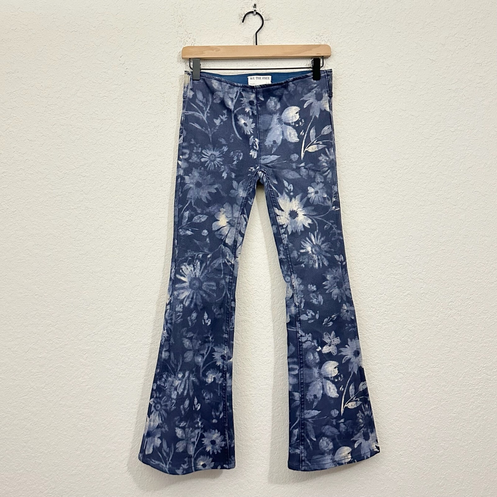 WE THE FREE Penny Pull On Flare Jeans Blue Floral LR Tie-Dye Retro