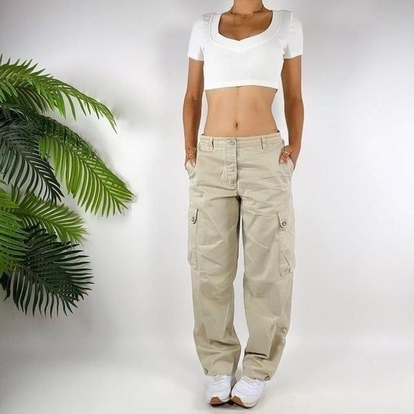 Women's Vintage Y2K DKNY Khaki Low Rise Gorpcore Granola Girl Cargo Pants / 4