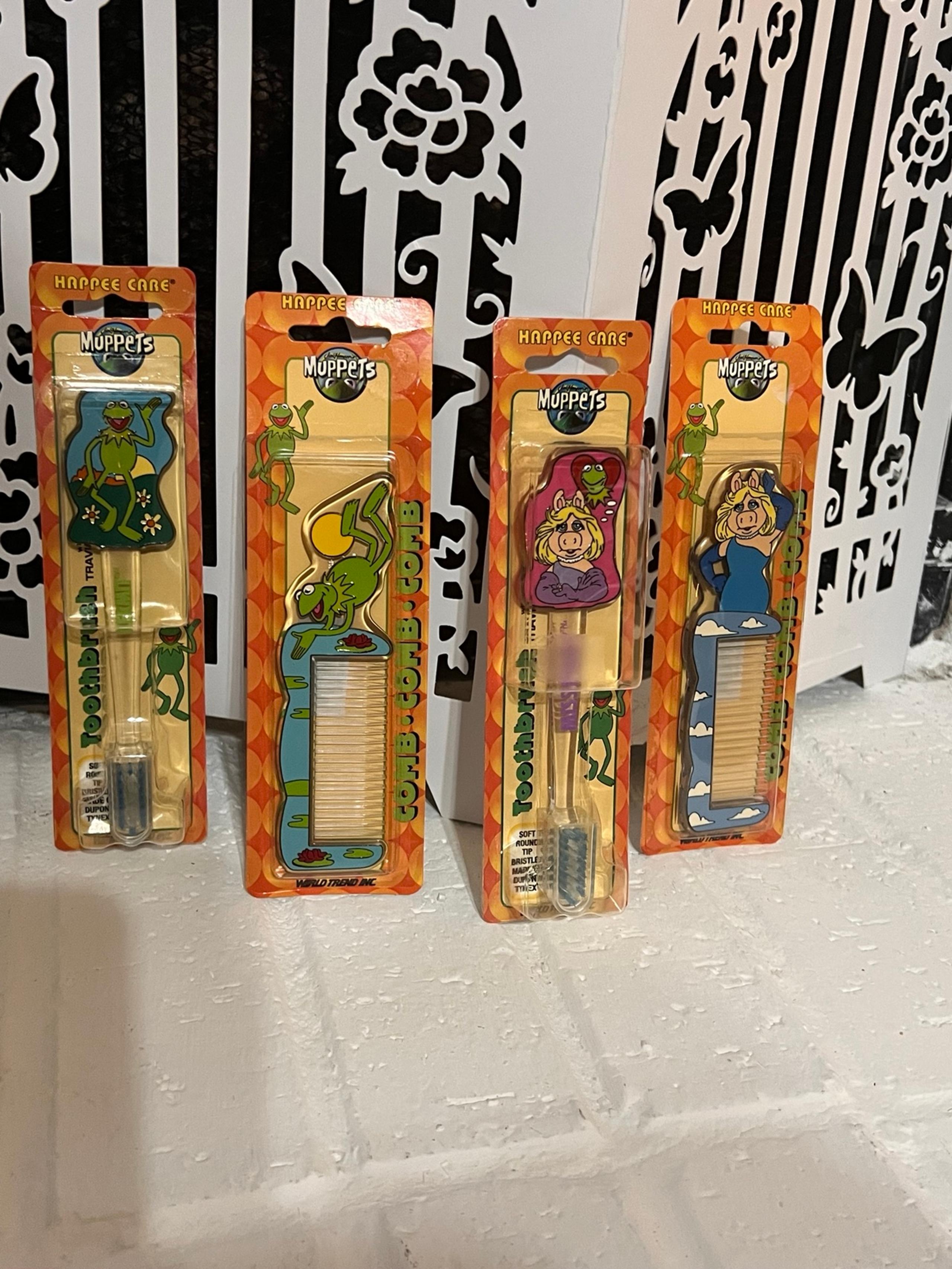 Kermit the Frog and Miss Piggy toothbrush & hair comb set NIP - Henson