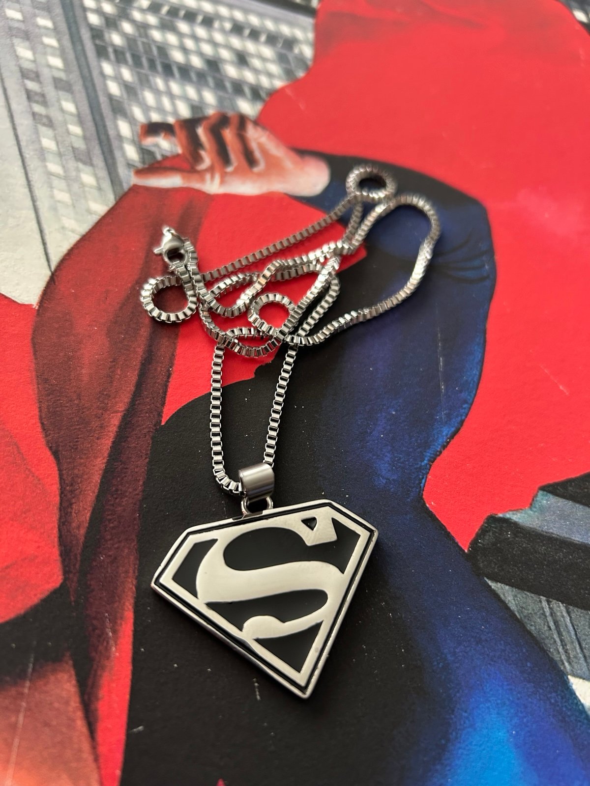 Superman surgical stainless steel pendant 20” box chain dc studios 2024