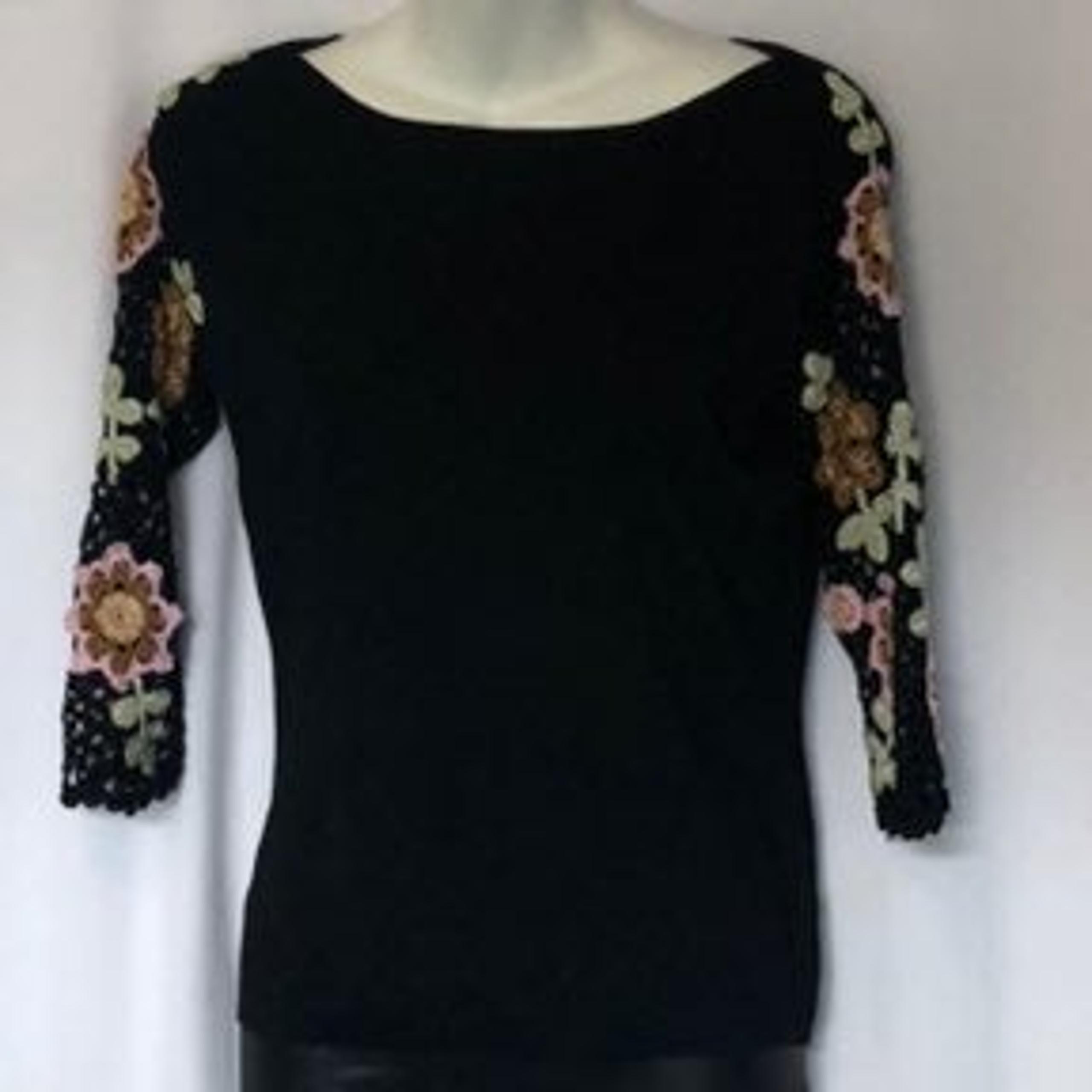 NWOT Joseph A Crochet Sleeve and Knit Top