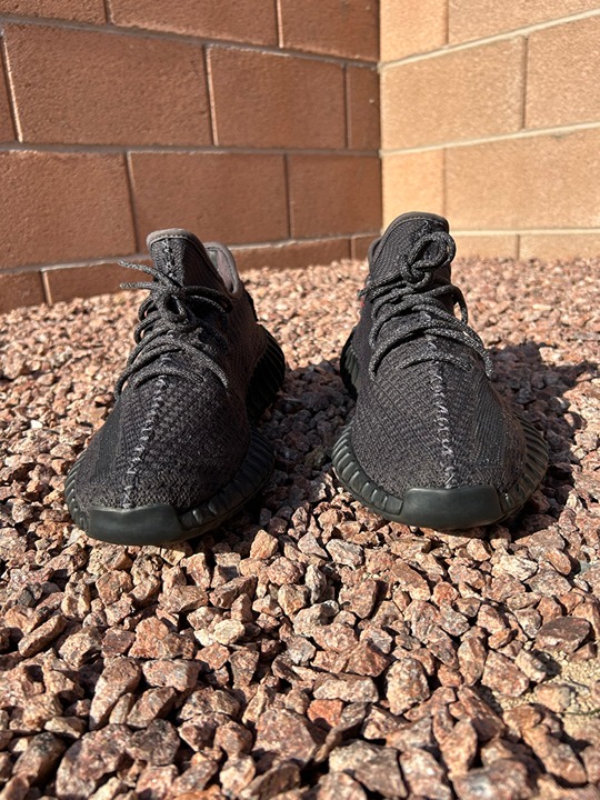 Yeezy Boost 350 V2 'Black Non-Reflective' Size 10