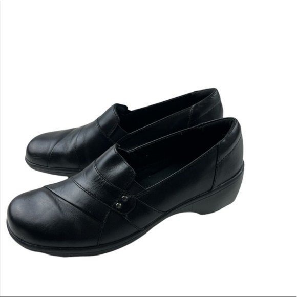 Clarks Women's May Marigold Slip-On Loafer Black Size 7