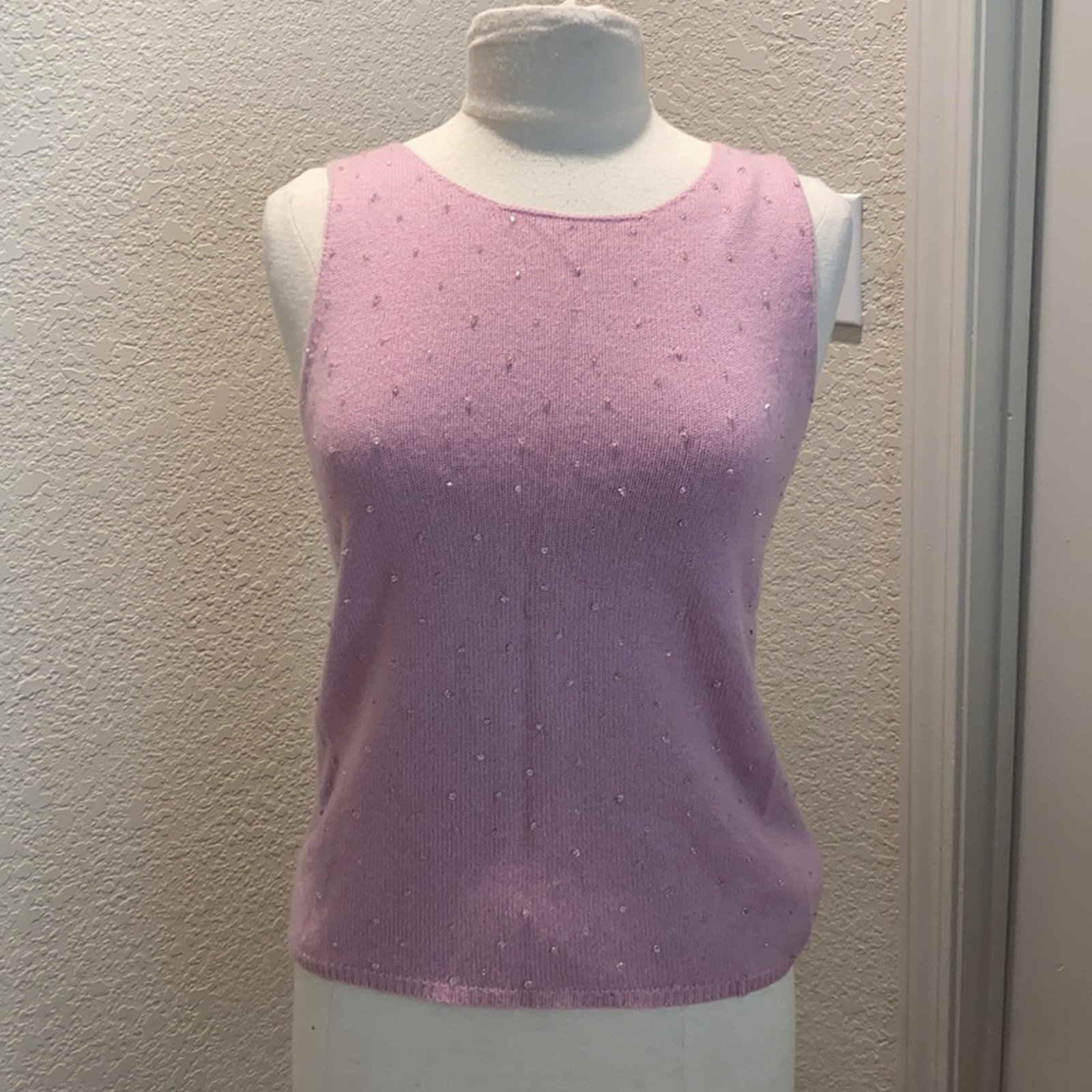 Ann Taylor Cashmere Sweater Tank Top Lilac w/ Crystal Beads Women’s EUC Sz Sm