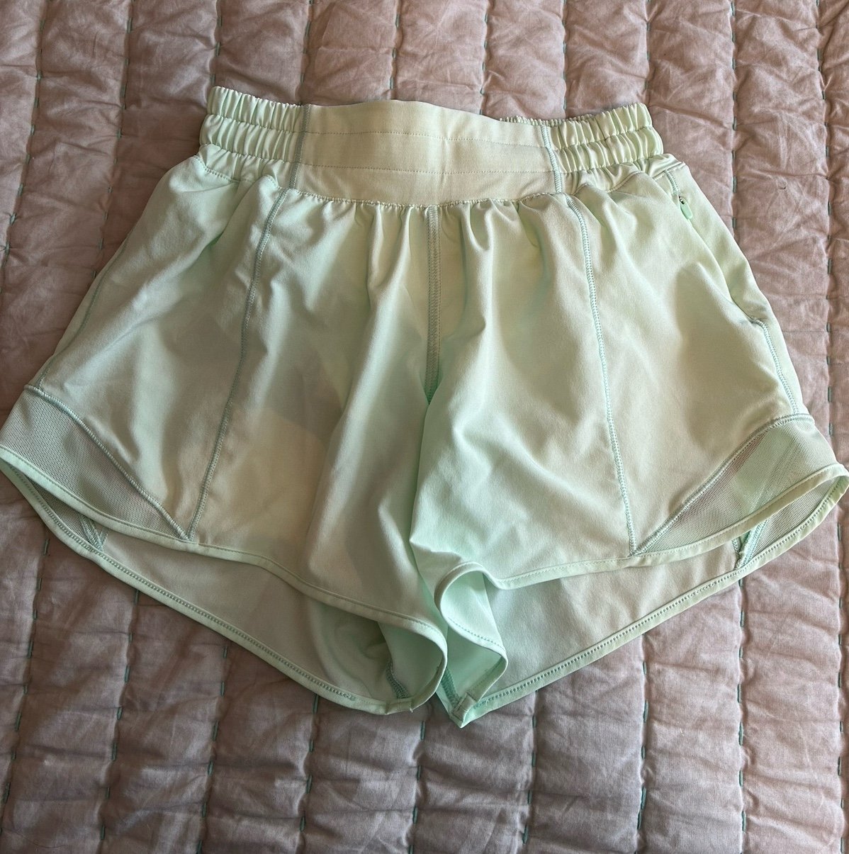 Lululemon Hottie Hot 4”