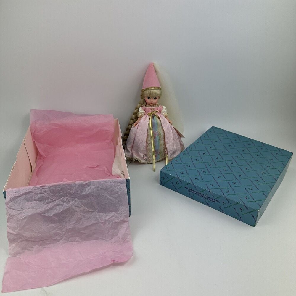 Madame Alexander, 1997, Rapunzel, with Box and Tag Eyes Open Close EUC
