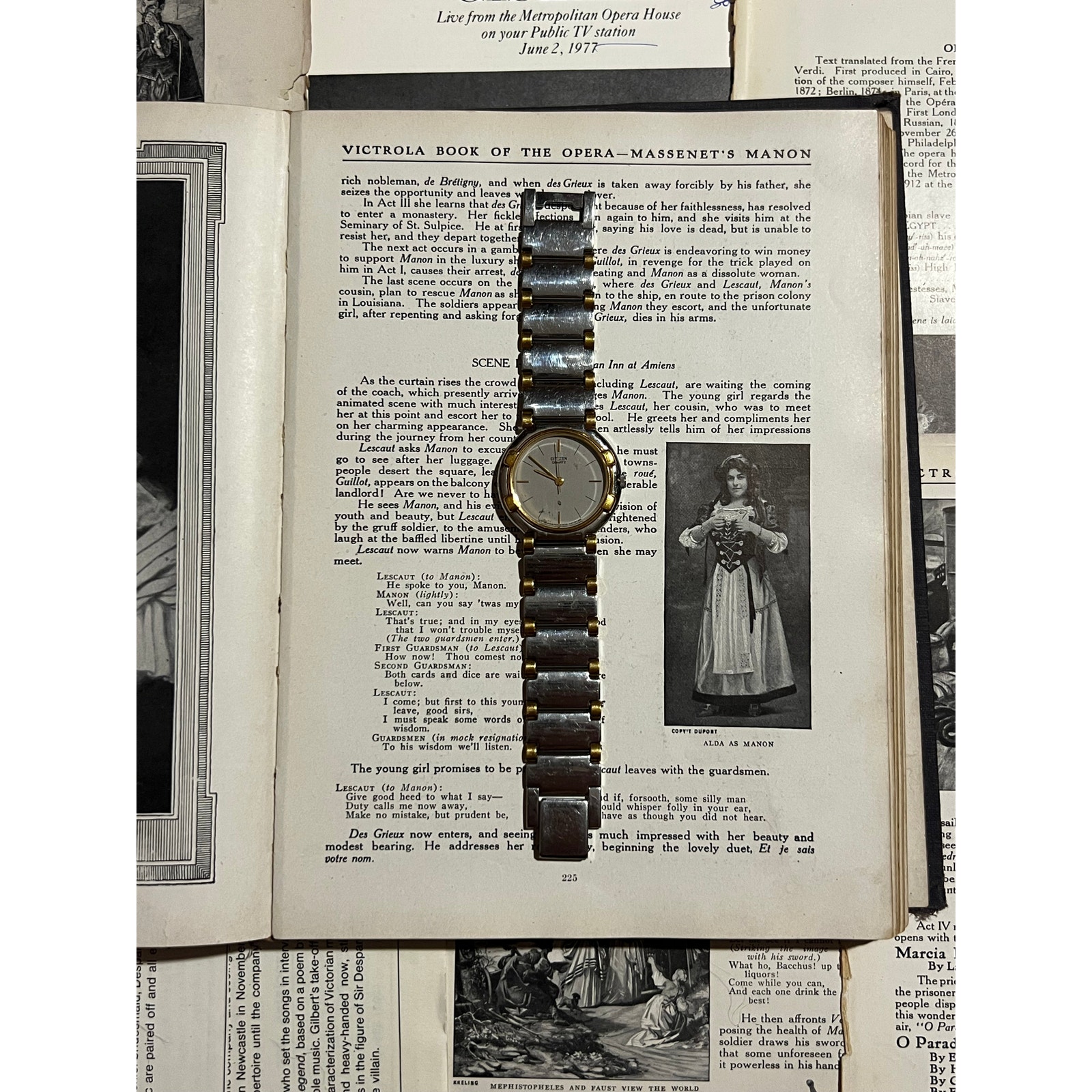 citizen two tone circle dial watch