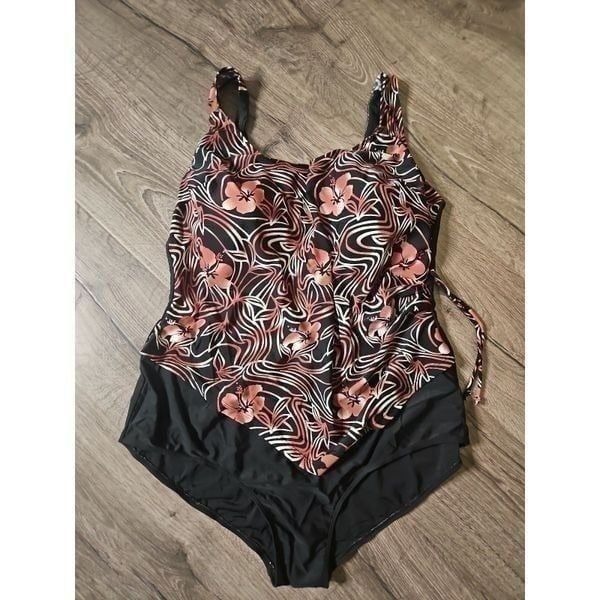 Shore Shapes Plus Size Layered Swimsuit Women's Size 22