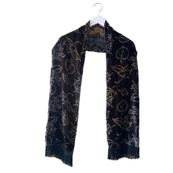 Ladies Velvet Double Sided Leaves Print Soft Long Fringe Scarf One Size