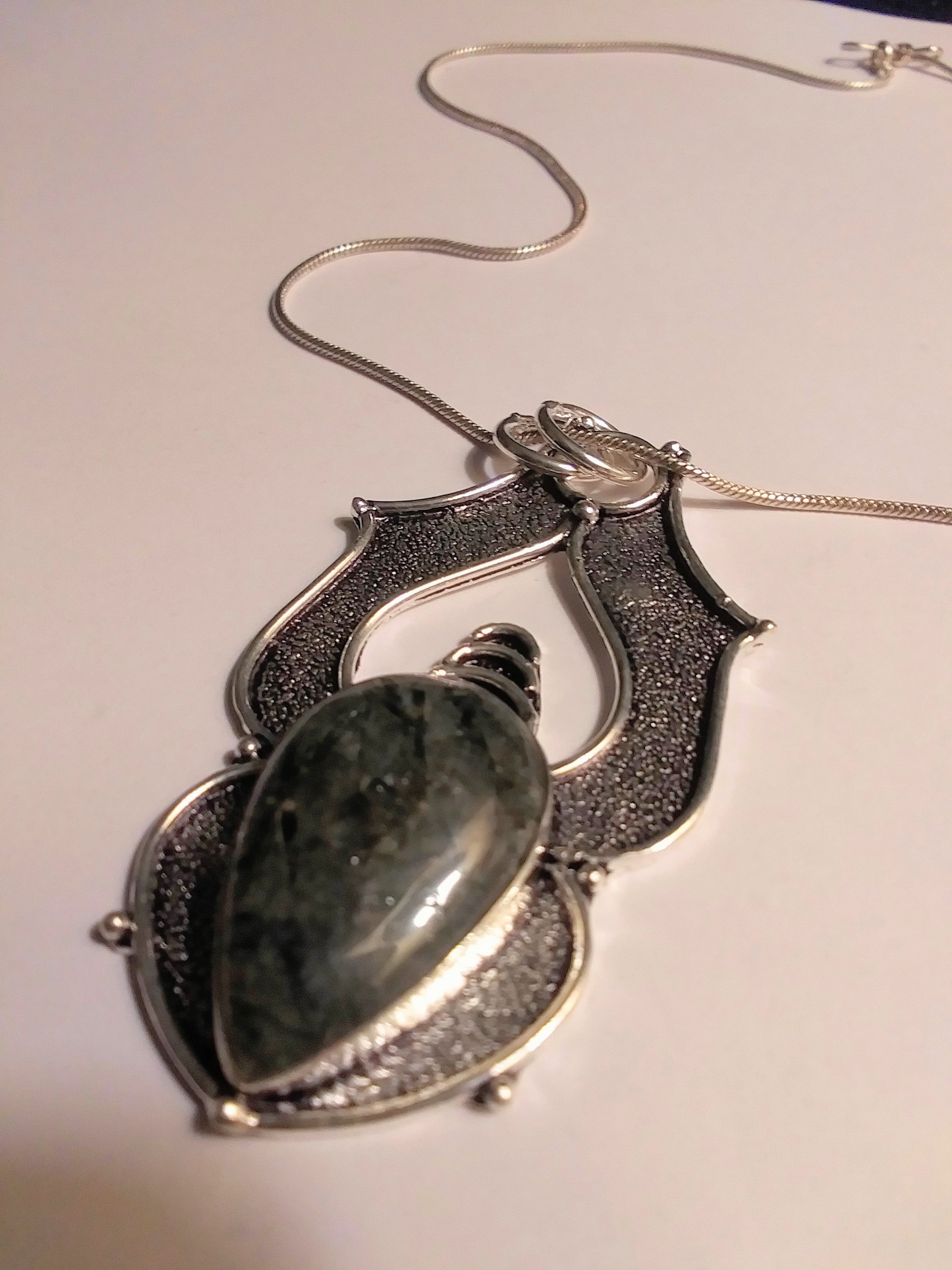 Stunning 925 Sterling Silver Moss Agate Necklace