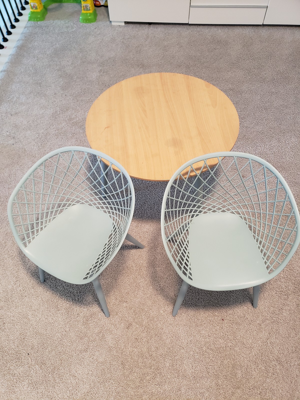 Kids table and chairs