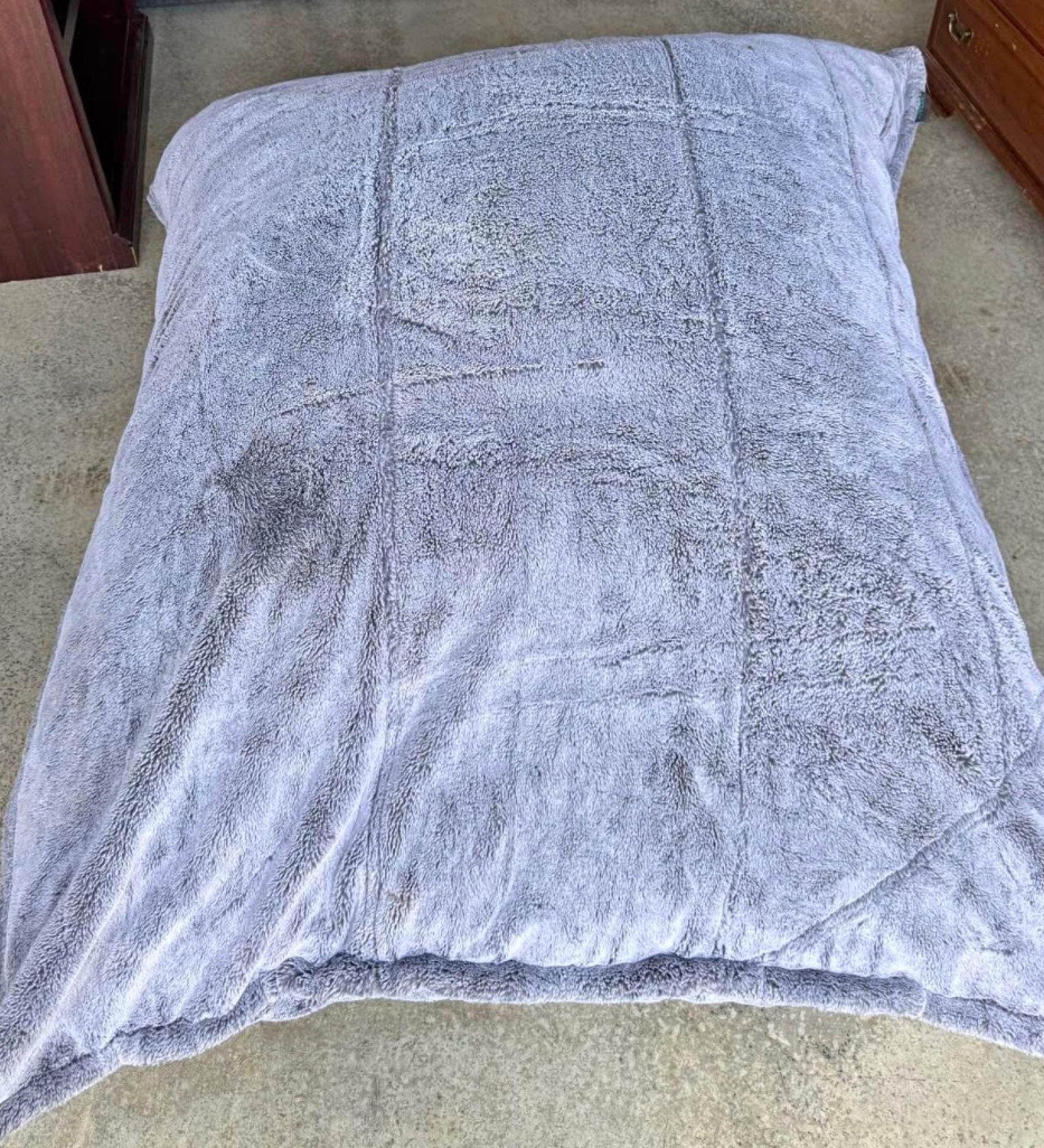 Lovesac Pillowsac