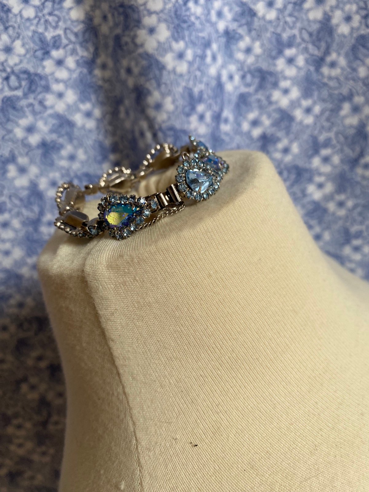 Vintage Weiss Signed Ice Blue Marquise Halo Rhinestone Bracelet