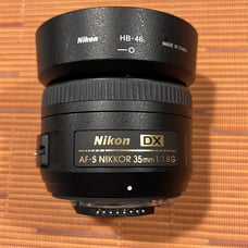 Nikon Dx af-s Nikkor 35mm lens - barely used - less than 500 shots